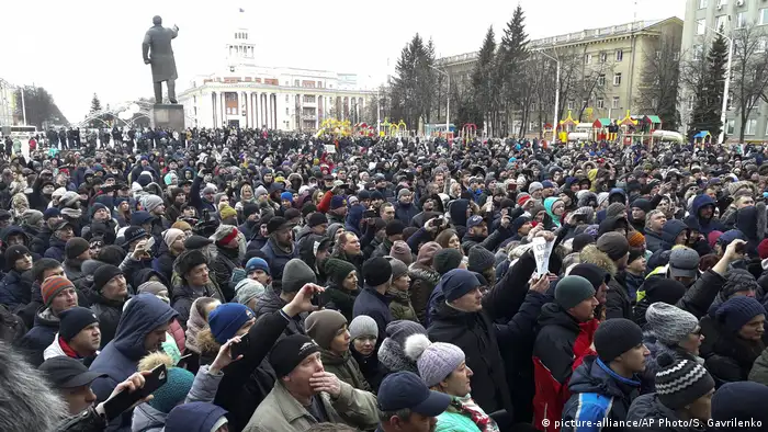 Russland Gedenken in Kemerowo nach Brand in Einkaufszentrum