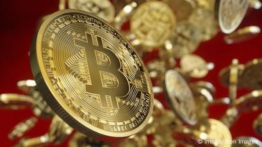 Bitcoin Soars Past $20,000 – DW – 12/16/2020