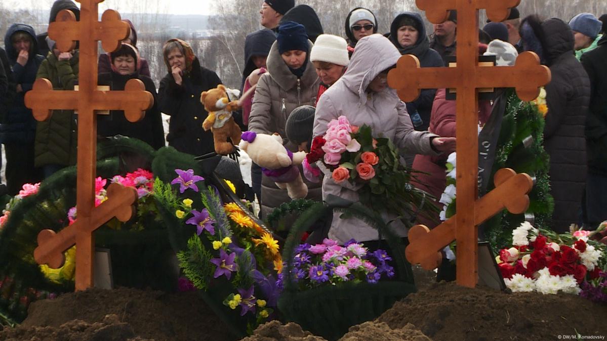 В Кемерово хоронят жертв пожара в ТЦ 