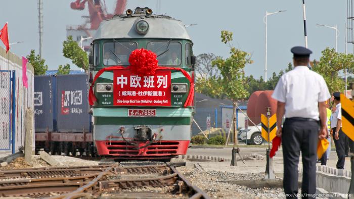 China freight train from Weihai to Duisburg (picture-alliance/dpa/Imaginechina/Tang Ke)