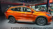 **Archivbild***
-FILE--A BYD Song plug-in hybrid SUV is on display during the 21th Shenzhen-Hongkong-Macao-International Auto Show in Shenzhen city, south China's Guangdong province, 3 June 2017. BYD Co. sold 113,669 new energy passenger cars last year in a rise of 13 annual percentage points to rank it first in the world for three consecutive years and in China for four years. Sales of new energy vehicles worldwide now cumulatively exceed 1.22 million, per data industry analyst Evpartner.com issued today. State-backed Beijing Electric Vehicle Co. ranks second with annual sales of 103,200 units, followed by US electric vehicle producer Tesla Inc. with 103,122 sales, showing that both the top two automakers are from China. Foto: Liang Xiashun/Imaginechina/dpa |
