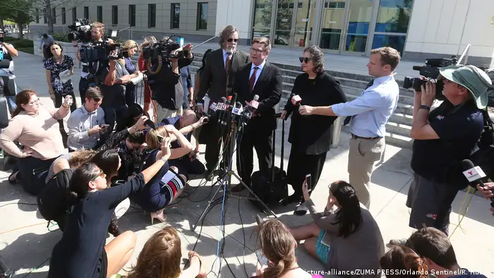 USA Orlando Anwälte von Noor Salman (picture-alliance/ZUMA PRESS/Orlando Sentinel/R. Huber)