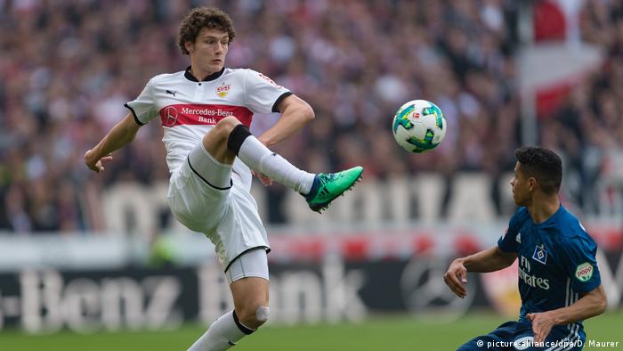 Stuttgart S Benjamin Pavard Continues Meteoric Rise With Stunner For France Sports German Football And Major International Sports News Dw 30 06 2018