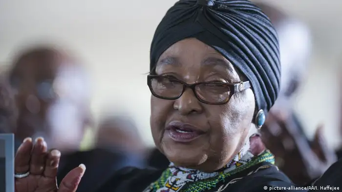 Südafrika Winnie Mandela (picture-alliance/AA/I. Haffejee)