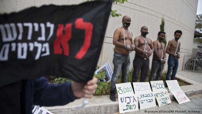 Israel Migranten Protest Umsiedlung (picture-alliance/AP Photo/S. Scheiner)
