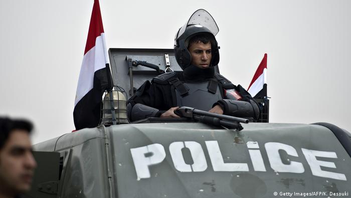 أرشيف: صورة تمثل الشرطة المصرية (القاهرة 16 فبراير/ شباط 2014)