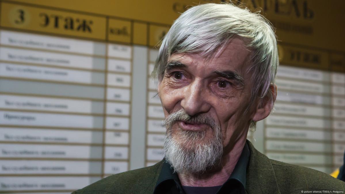 Russia extends historian's sentence to 15 years – DW – 12/27/2021