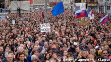 Protesta masiva en Eslovaquia contra jefe de la policía