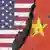 Флаги США и КНР на давшем трещину бетоне