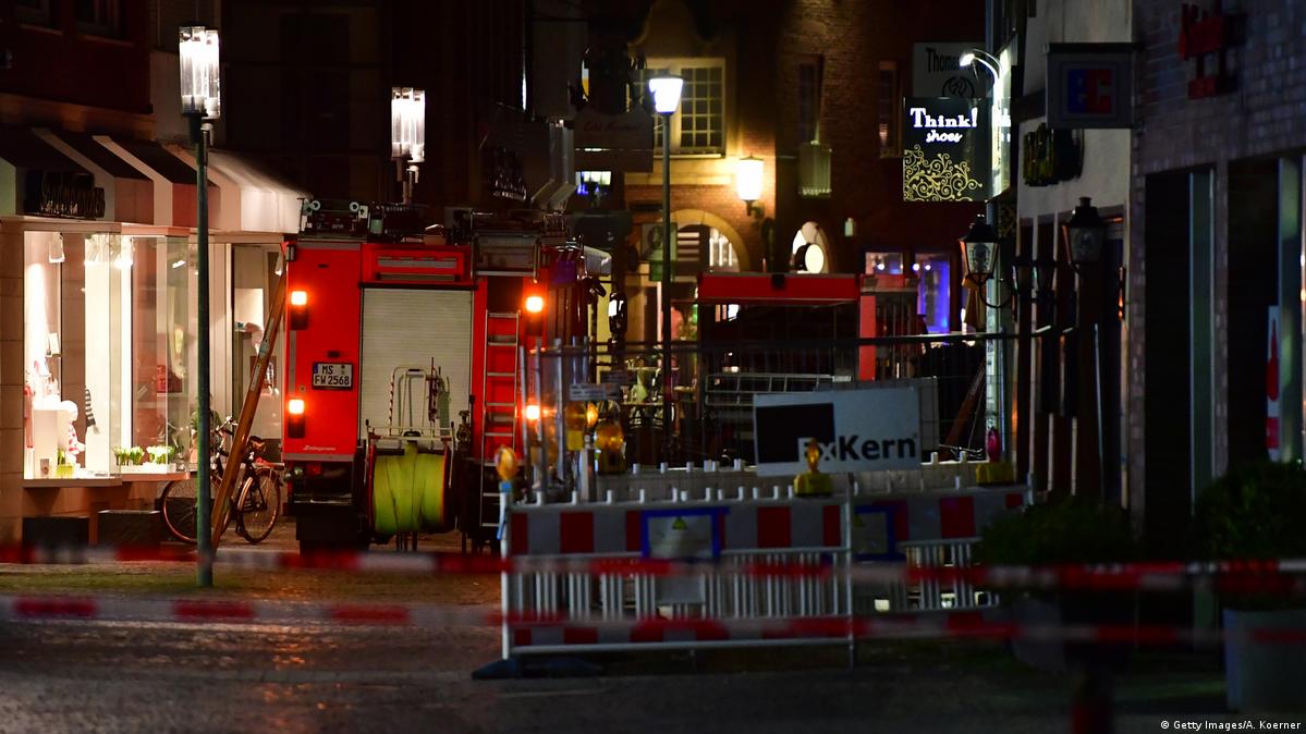 Furgoneta atropella multitud en Münster y deja tres muertos
