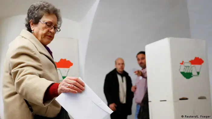Ungarn Parlamentswahl | Stimmabgabe in Gyongyos (Reuters/L. Foeger)