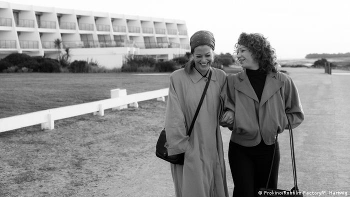 Film still 3 Days in Quiberon - Marie Bäumer as Romy Schneider and Birgit Minichmayr as Hilde