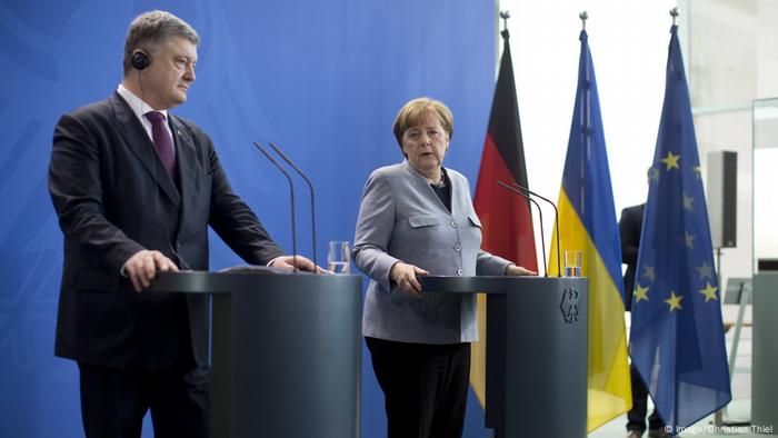 Deutschland Berlin PK Poroschenko Merkel (Imago/Christian Thiel)