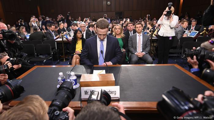 USA Facebook-Chef Zuckerberg sagt vor Handelsausschuss des Repräsentantenhauses zu Skandal um Missbrauch von privaten Nutzerdaten aus (Getty Images/AFP/J. Watson)