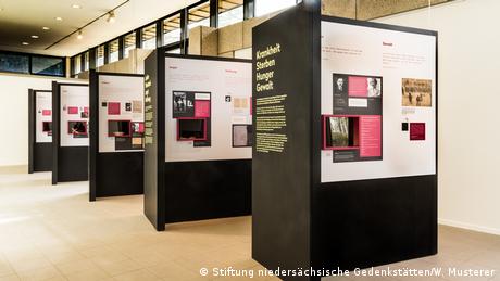 Blick in die Ausstellung Kinder im KZ Bergen-Belsen (Stiftung niedersächsische Gedenkstätten/W. Musterer)