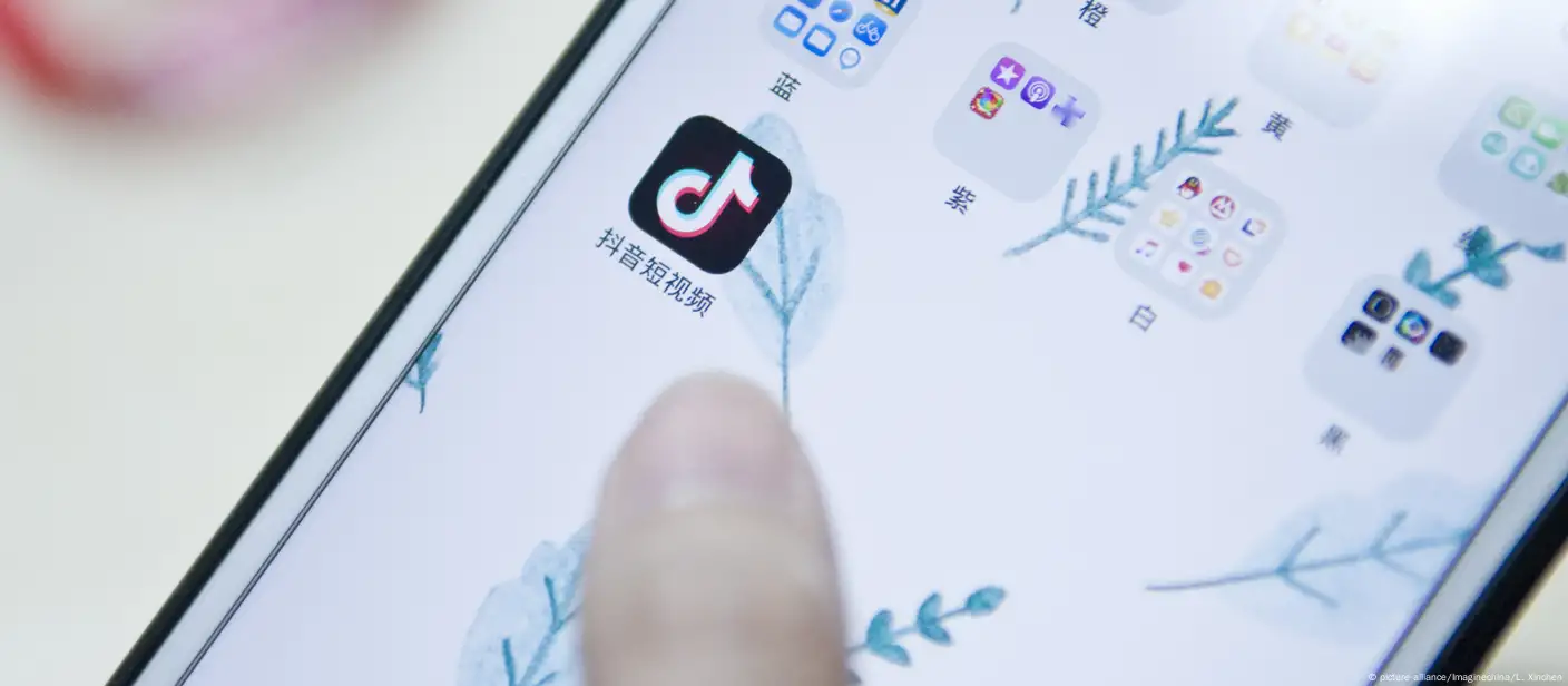 ipicture.ru nude teen  Indonesia blocks 'pornographic' Tik Tok app – DW – 07/05/2018