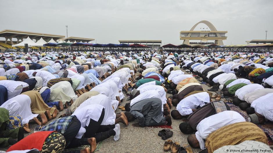 Ghana wants mosques to use WhatsApp to call for prayer DW 04/14/2018
