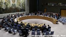 (180414) -- UNTIED NATIONS, April 14, 2018 (Xinhua) -- Photo taken on April 14, 2018 shows an emergency meeting of the Security Council to discuss the situation after airstrikes in Syria by the United States, France and Britain, at the UN headquarters in New York. (Xinhua/Li Muzi)(zjl) | Keine Weitergabe an Wiederverkäufer.
