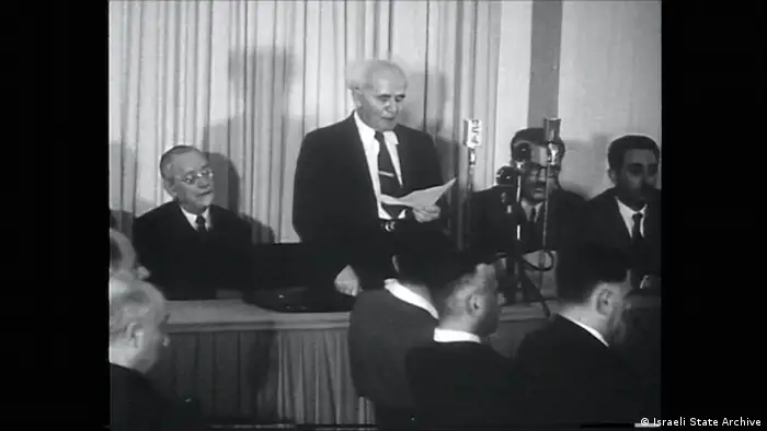 David Ben Gurion liest die Unabhängigskeits-Erklärung