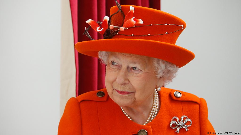 Queen Elizabeth Ii Urges Respect As Uk Argues Over Brexit News Dw 25 01 2019