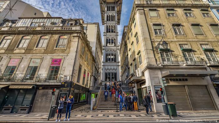 Lissabon Touristen Gegen Einheimische Wirtschaft Dw 05 18