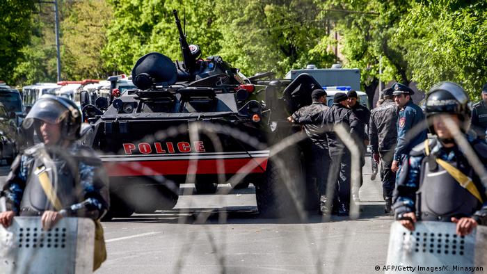 Жесткие меры полиции