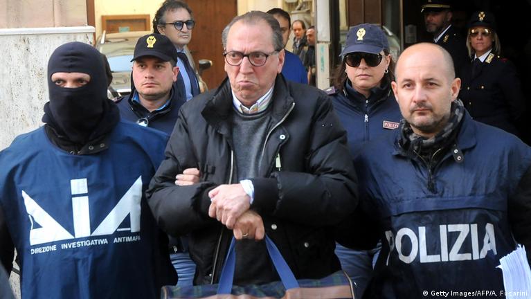 Italian police move against Mafia boss Denaro – DW – 04/19/2018