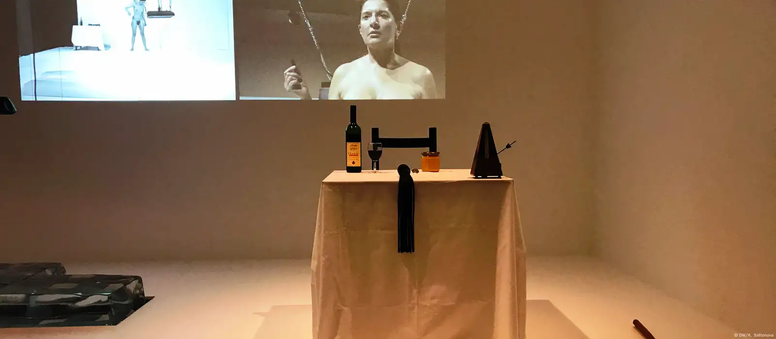 アート・デザイン・音楽 Marina Abramovic The Artist Body rhythm0 アート・デザイン・音楽 Marina Abramovic The Artist Body