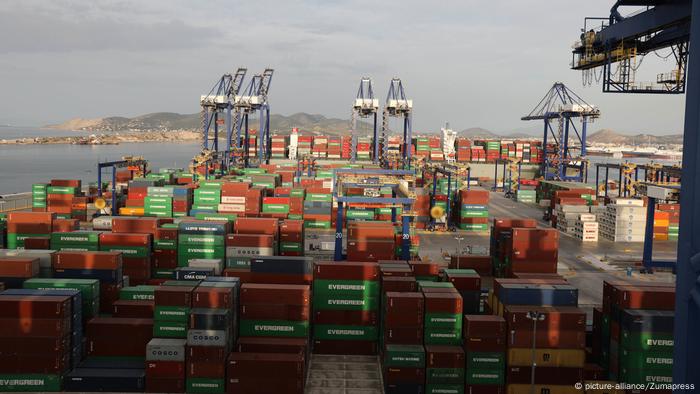 Griechenland Containerhafen Piräus