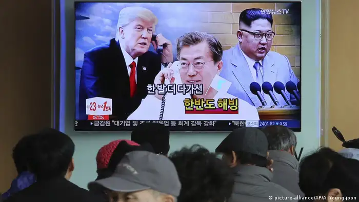 Südkorea TV Trump Kim Jong Un (picture-alliance/AP/A. Young-joon)