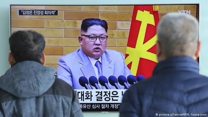 Kim Jong Un Neujahrsansprache 2018 (picture-alliance/AP/A. Young-joon)