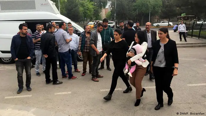 Ayşe Çelik, 20 Nisan 2018'de 6 aylık kızı ile Diyarbakır E Tipi Cezaevi'ne girmiş ve 4 Mayıs'ta tahliye edilmişti. (Foto: Arşiv)