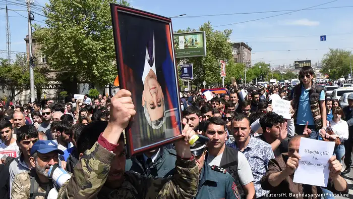 Armenien - Proteste zur Wahl des Ministerpräsidenten (Reuters/H. Baghdasaryan/Photolure )