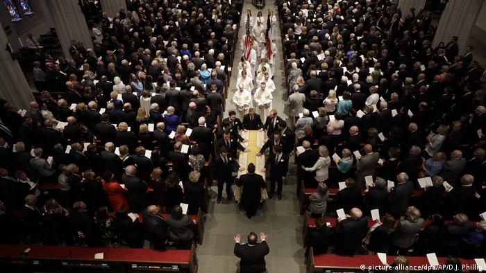 Beerdigung der ehemaligen First Lady Barbara Bush (picture-alliance/dpa/AP/D.J. Phillip)