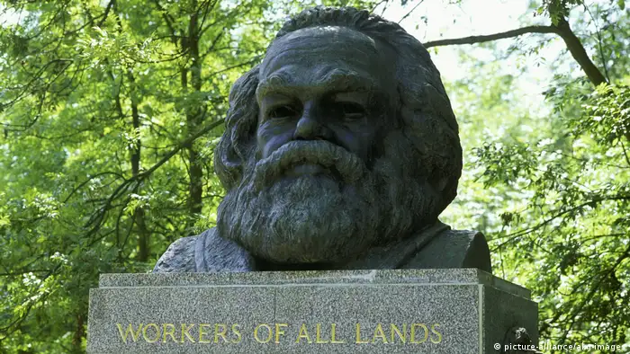 UK Grabmal von Karl Marx in London (picture-alliance/akg-images)