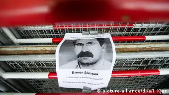 Une affiche en mémore d'Enver Simsek, la première victime du commando néonazi