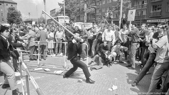 gas Høring Velkendt Revisiting Germany′s protest movement of 1968 in photos | Culture | Arts,  music and lifestyle reporting from Germany | DW | 27.04.2018