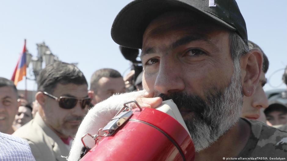 Wer wird Armenien regieren? DW 26.04.2018