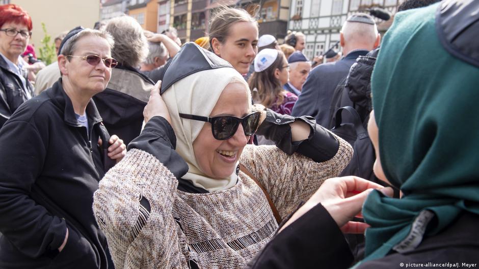 Porno jinsiy film tomosha qilish