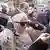 Muslima mit Kippa bei Demonstration gegen Antisemitismus