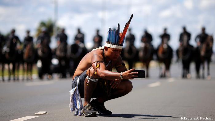 Brasilien Brasilia Proteste indigener Völker (Reuters/A. Machado)