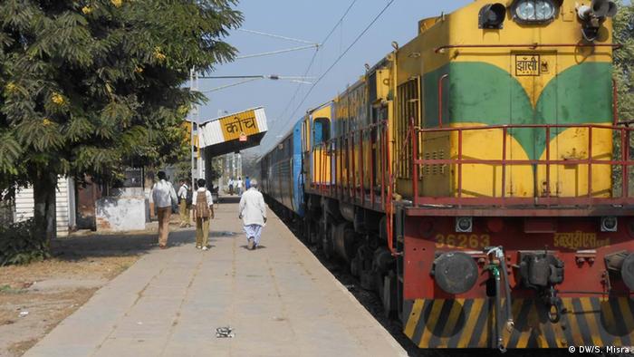 Indien Kurzstreckenzug zwischen Konch & Ait in Uttar Pradesh (DW/S. Misra)