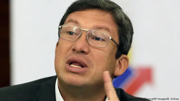 Cesar Navas Innenminister von Ecuador (picture-alliance/AP Images/D. Ochoa)