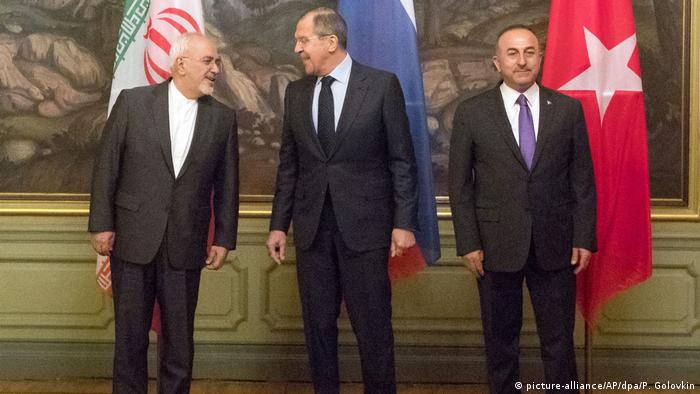 Russland Treffen des iranischen, russischen und türkischen Außenministers (picture-alliance/AP/dpa/P. Golovkin)