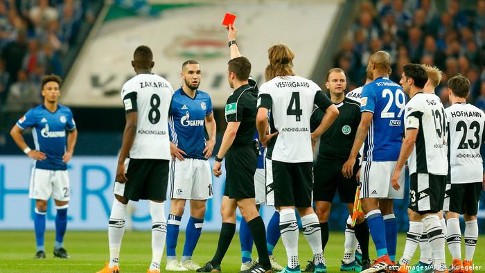 Fußball 1. Bundesliga | FC Schalke 04 v Borussia Mönchengladbach (Getty Images/AFP/L. Kuegeler)
