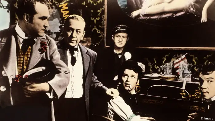 Film In 80 Tagen um die Welt mit Schauspieler Cantinflas (Imago)