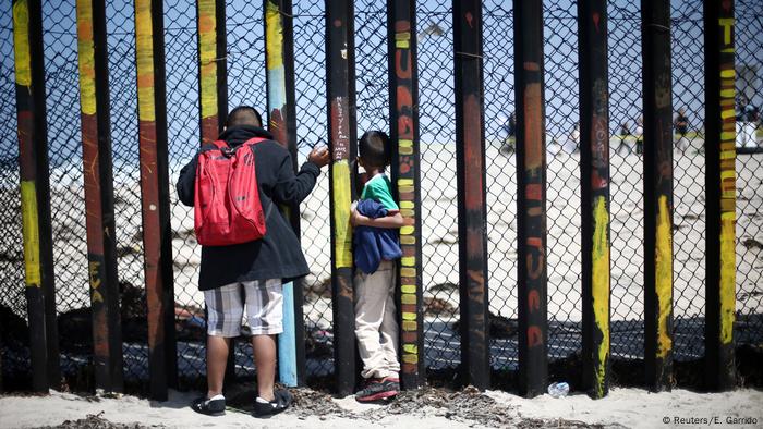 US should ′immediately halt′ separating children from parents at Mexico border – UN | News | DW | 05.06.2018