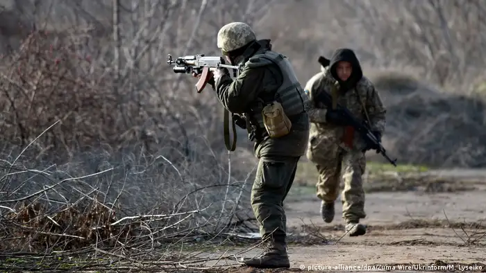 Армейский патруль в Донбассе