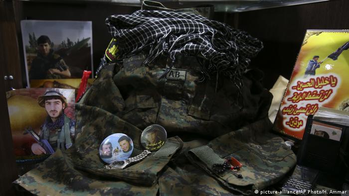 Syrien Schiitische Gruppen (picture-alliance/AP Photo/H. Ammar)