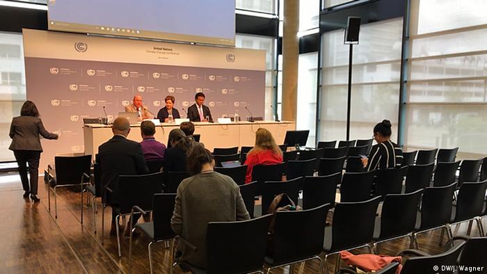 Eine Pressekonferenz bei der Klimakonferenz in Bonn (Foto: DW/J. Wagner)